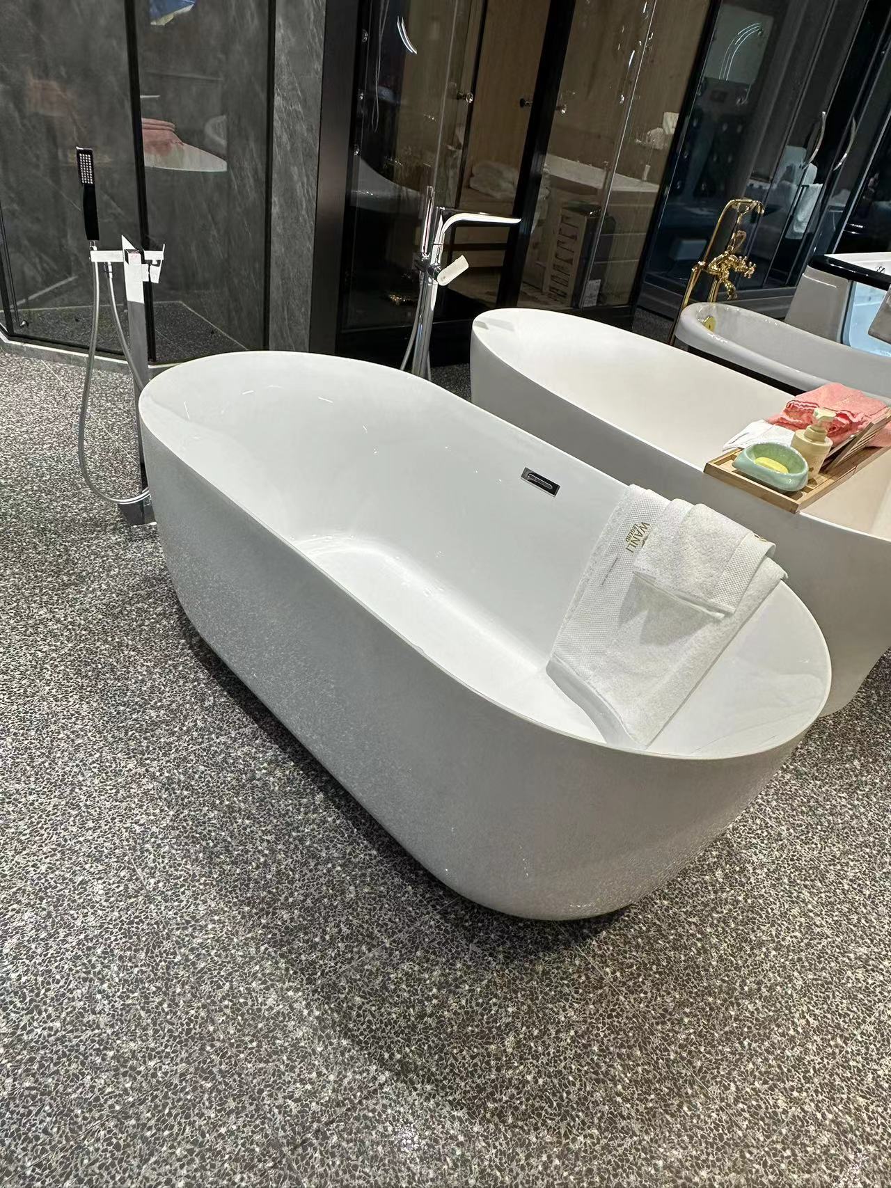 Indoor deep soaking bbath tub